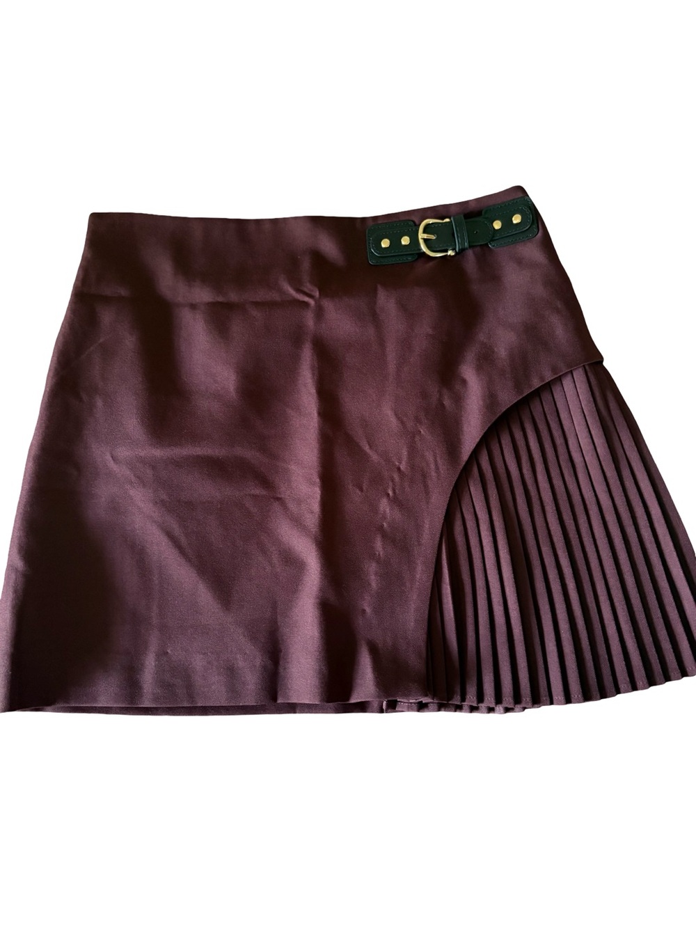Commense Pleated Side-Panel Mini Skirt in Burgundy with Side Buckle